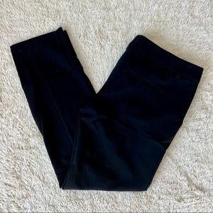 Express columnist dress pants in black. Size 6R. Good condition.